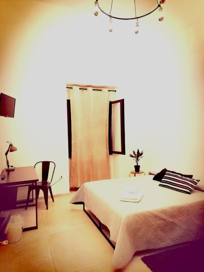 Andirivieni Lecce Casa Vacanze ภายนอก รูปภาพ