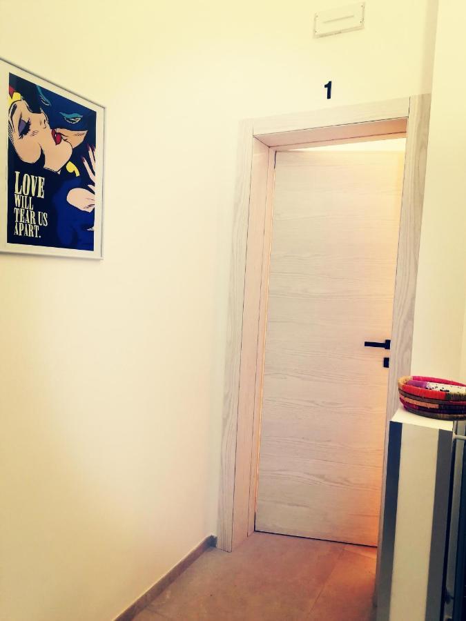 Andirivieni Lecce Casa Vacanze ภายนอก รูปภาพ